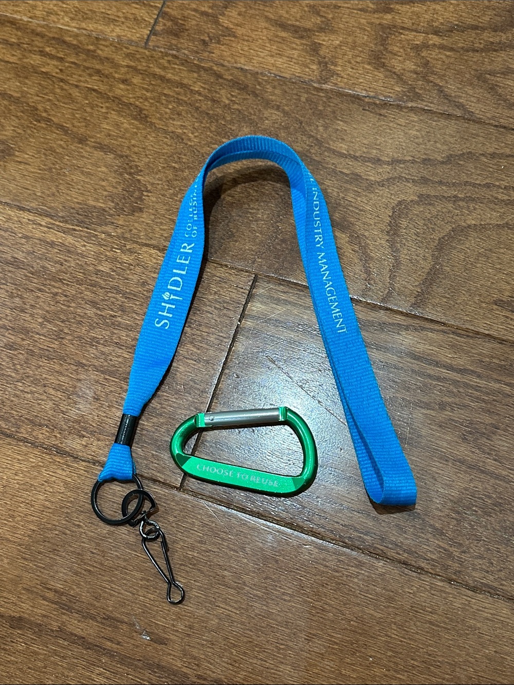 UH Manoa Shidler Blue Lanyard with Green Carabiner bundle